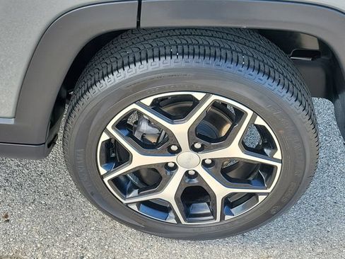 Used 2024 Jeep Compass Latitude AWD/4WD image 27