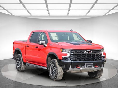 Used 2023 Chevrolet Silverado 1500 ZR2 w/ Technology Package image 5