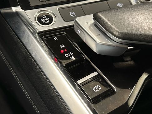 Used 2023 Audi e-tron Premium AWD/4WD image 29