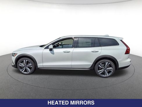 Used 2026 Volvo V60 B5 Cross Country Plus w/ Protection Package Premier AWD/4WD image 7