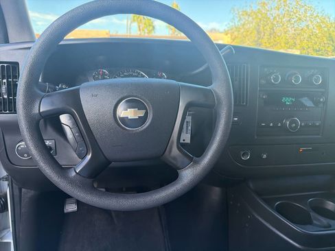 Used 2009 Chevrolet Express 1500 Passenger w/ LT Preferred Equipment Group image 15