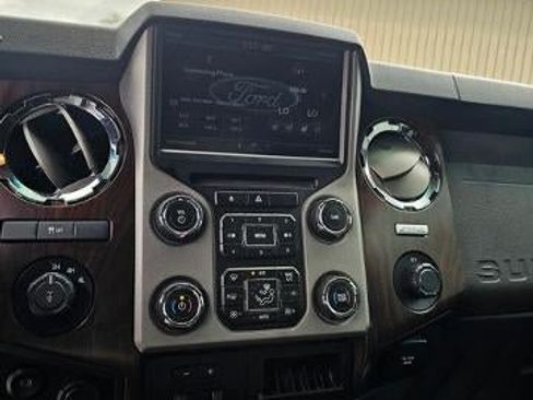 Used 2015 Ford F350 Lariat w/ Lariat Ultimate Package AWD/4WD image 32