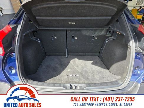 Used 2019 Nissan Kicks SV image 11
