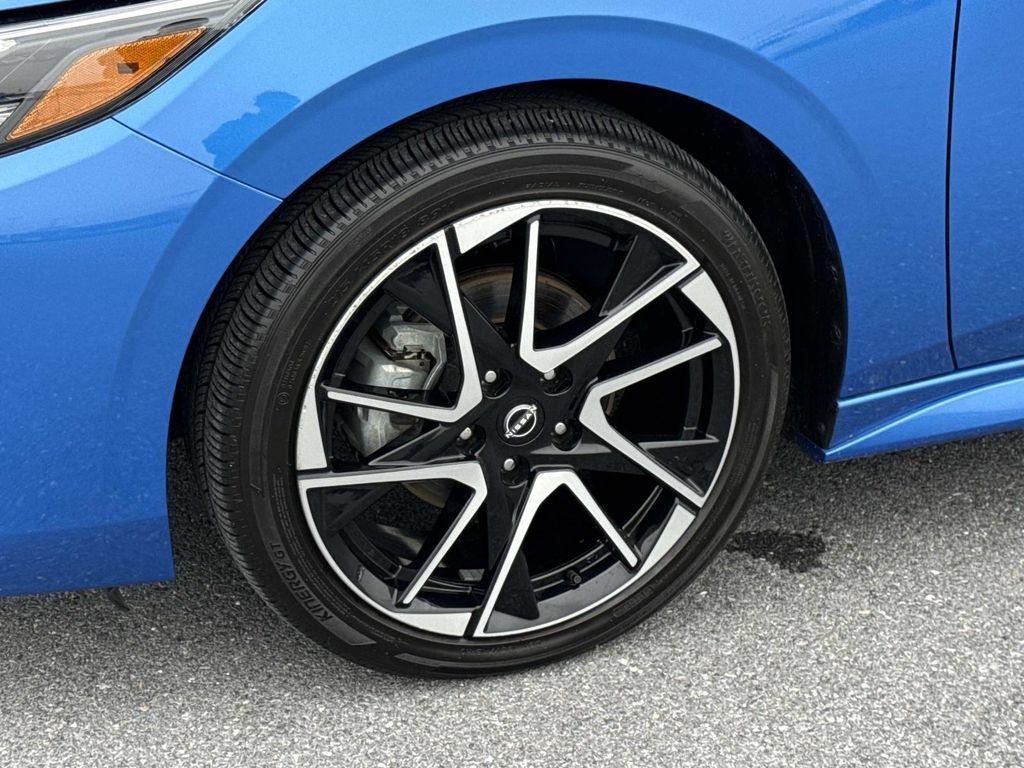 Used 2025 Nissan Sentra SR FWD image 30