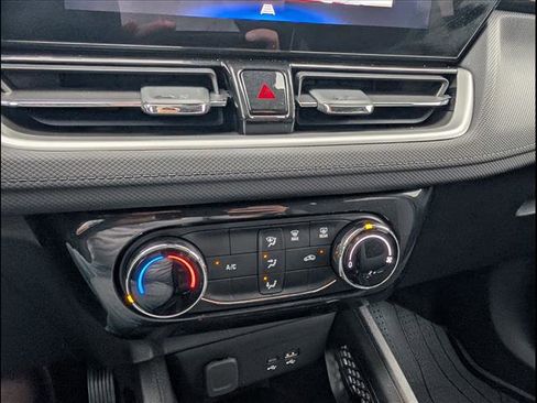 Used 2025 Chevrolet TrailBlazer LT w/ Driver Confidence Package image 21