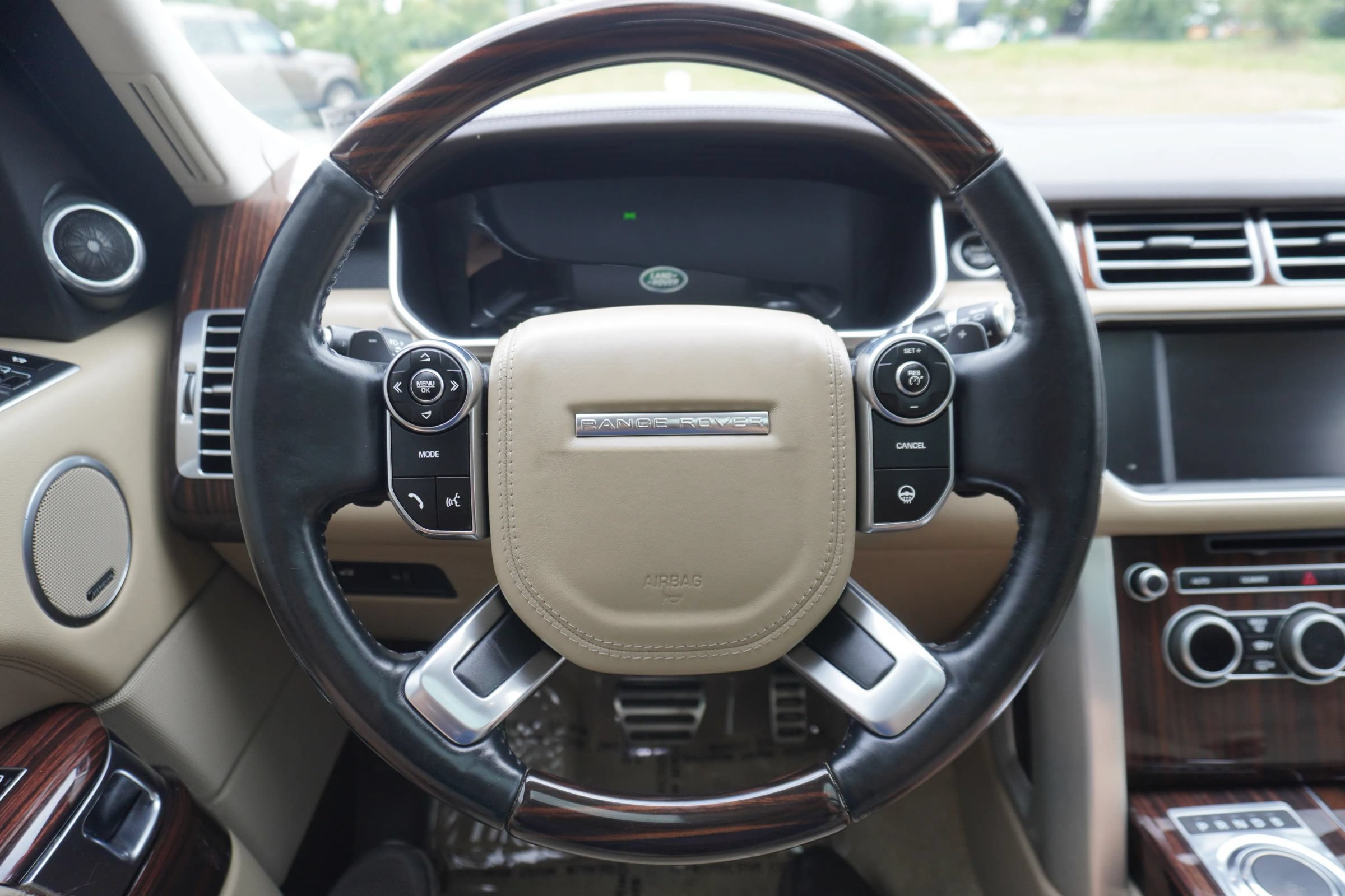 Used 2015 Land Rover Range Rover Long Wheelbase Supercharged AWD/4WD image 23