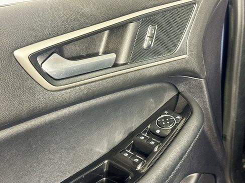 Used 2019 Ford Edge SEL w/ Equipment Group 201A FWD image 22
