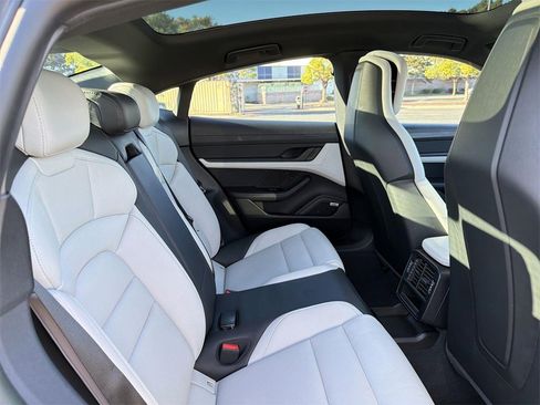 Used 2022 Porsche Taycan 4S image 30