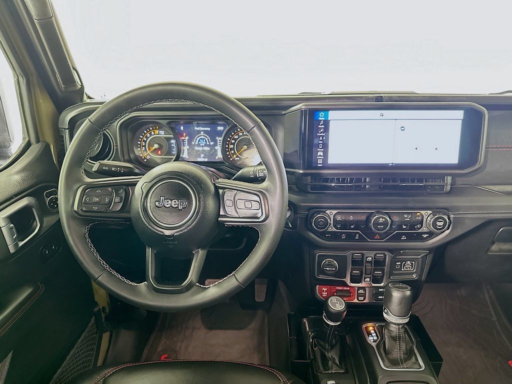 Used 2025 Jeep Gladiator Rubicon w/ Convenience Group AWD/4WD image 19