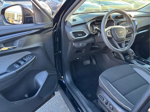 Certified 2023 Chevrolet TrailBlazer LT w/ Convenience Package FWD image 8