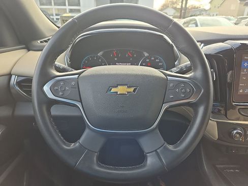 Used 2023 Chevrolet Traverse LT image 24