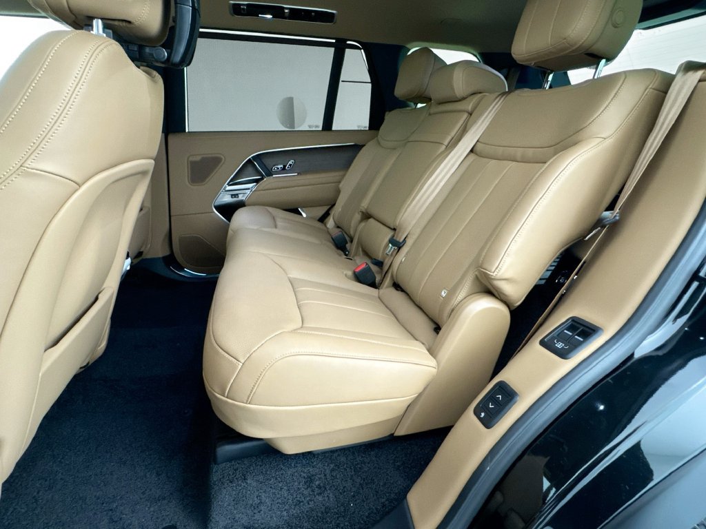 New 2026 Land Rover Range Rover Long Wheelbase SE AWD/4WD image 25