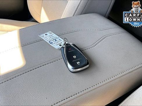 Used 2023 Chevrolet Traverse LS FWD image 11