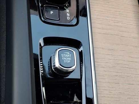 New 2026 Volvo XC60 B5 Plus w/ Protection Package Premier AWD/4WD image 21