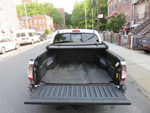 Used 2012 Toyota Tacoma 4x4 Double Cab image 21