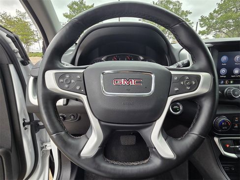 Used 2024 GMC Terrain SLT image 23