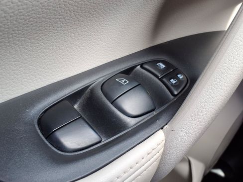 Used 2020 Nissan Rogue Sport SL w/ Premium Package FWD image 11