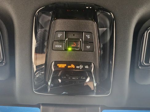 Used 2021 Toyota Venza XLE w/ Softex Package AWD/4WD image 31