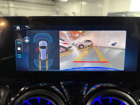 New 2025 Mercedes-Benz GLB 250 4MATIC image 32