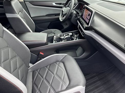 New 2025 Volkswagen Atlas Peak Edition SE image 15