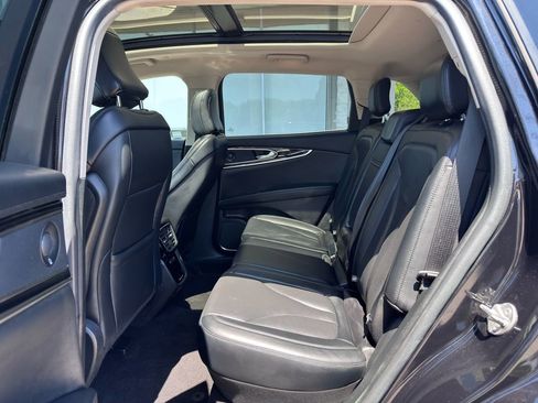 Used 2021 Lincoln Nautilus Reserve AWD/4WD image 37