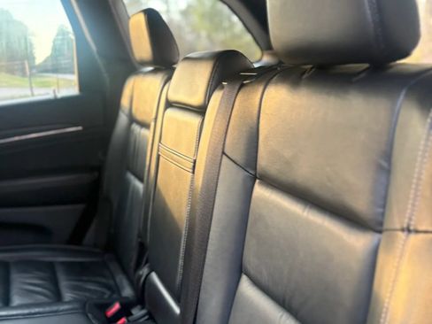 Used 2015 Jeep Grand Cherokee Limited image 13