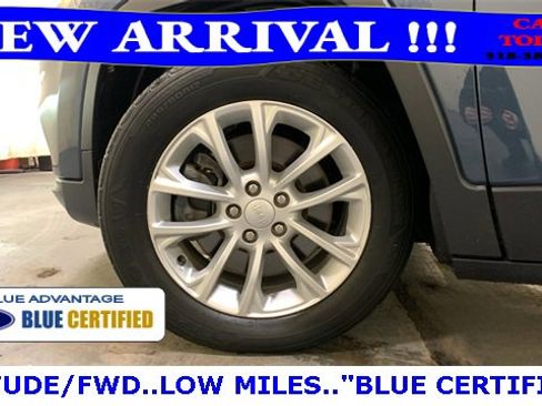 Used 2020 Jeep Cherokee Latitude w/ Cold Weather Group image 36