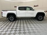 Used 2022 Toyota Tacoma TRD Off-Road image 3