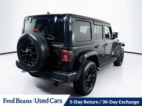 Certified 2024 Jeep Wrangler Unlimited Sahara w/ Technology Group AWD/4WD image 10