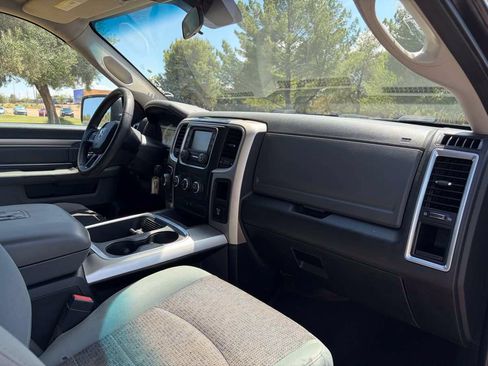 Used 2017 RAM 1500 Classic SLT AWD/4WD image 10