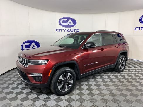 Used 2022 Jeep Grand Cherokee Limited 4xe w/ Luxury Tech Group II AWD/4WD image 7