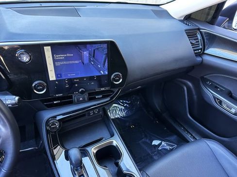 Used 2024 Lexus NX 250 FWD w/ Towing Package (2000 Lbs) image 18