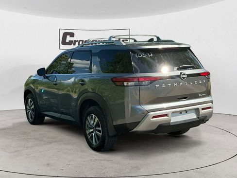 Used 2025 Nissan Pathfinder SL AWD/4WD image 3