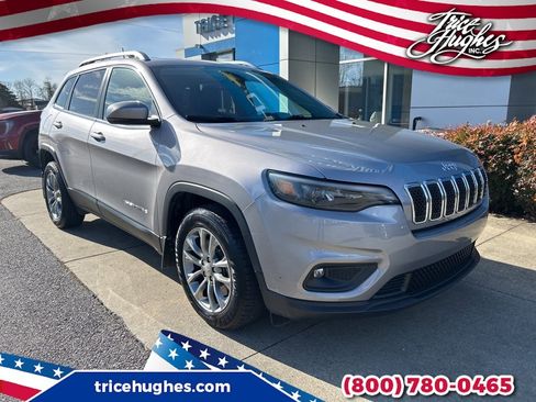 Used 2019 Jeep Cherokee Latitude Plus w/ Comfort/Convenience Group image 1