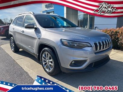 Used 2019 Jeep Cherokee Latitude Plus w/ Comfort/Convenience Group