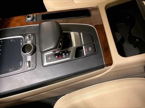 Used 2018 Audi Q5 Premium Plus image 15