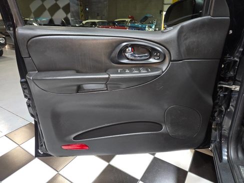 Used 2007 Chevrolet TrailBlazer SS image 75