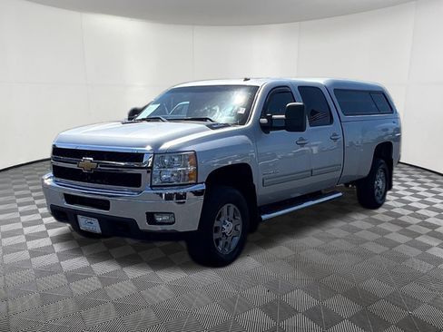 Used 2011 Chevrolet Silverado 3500 LTZ AWD/4WD image 3