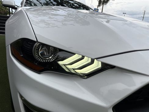 Used 2020 Ford Mustang Coupe RWD image 9