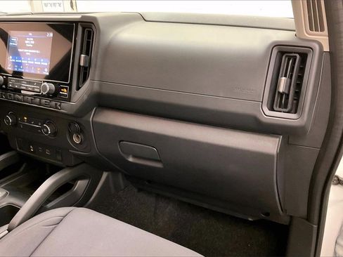 Certified 2025 Nissan Frontier S image 15