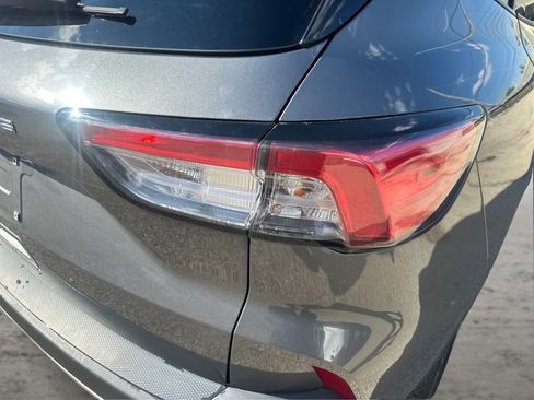 Used 2022 Ford Escape SE FWD image 22