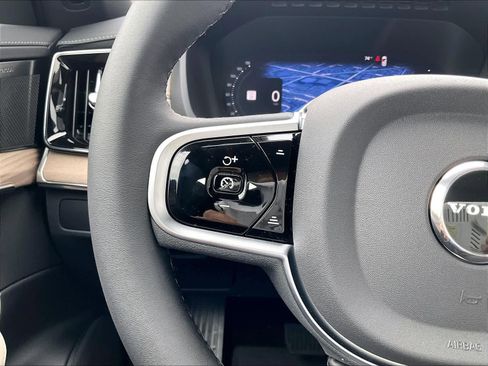 New 2026 Volvo XC90 T8 Ultra w/ Protection Package image 17