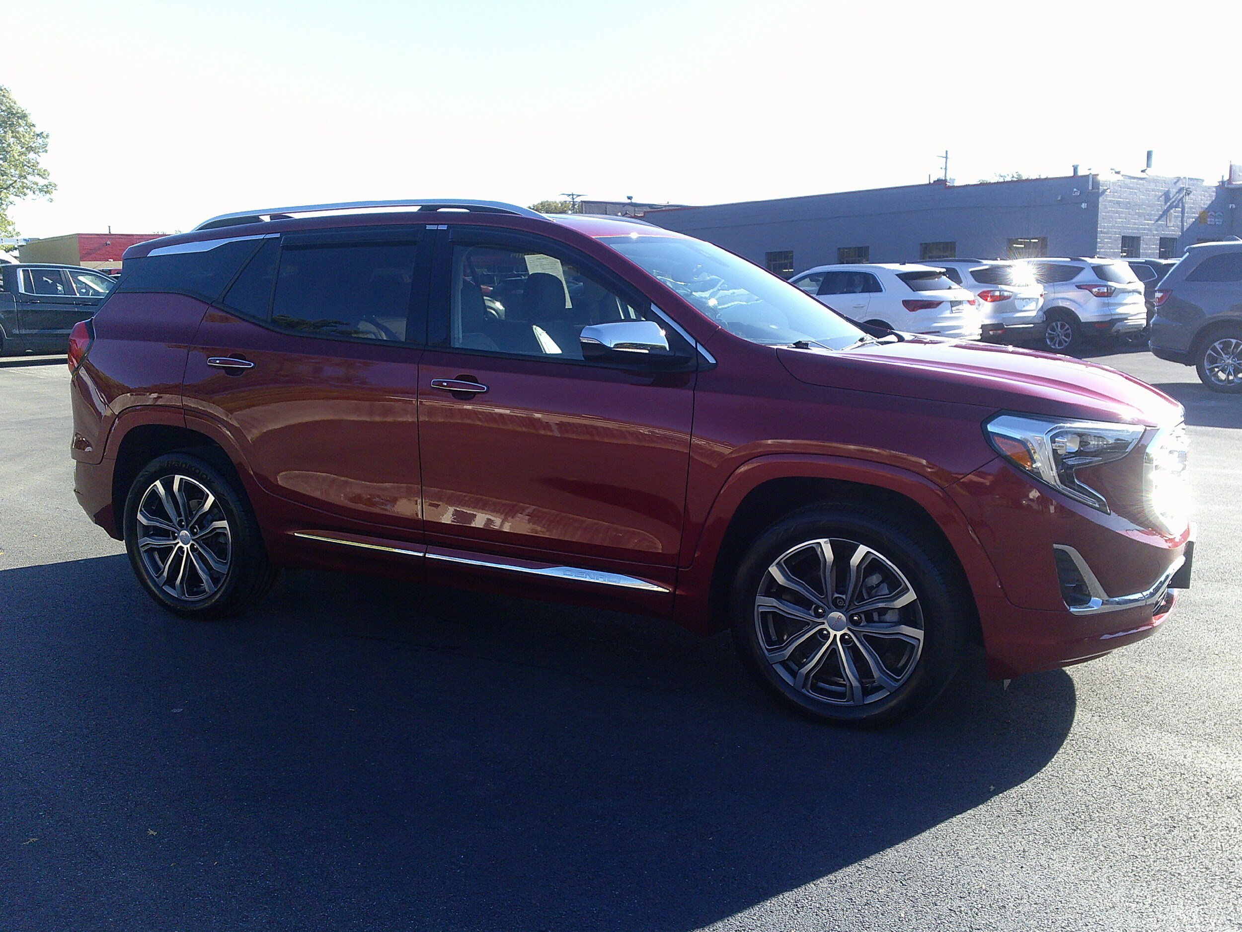 Used 2020 GMC Terrain Denali w/ Denali Premium Package AWD/4WD image 5