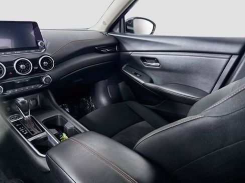 Used 2025 Nissan Sentra SR FWD image 21