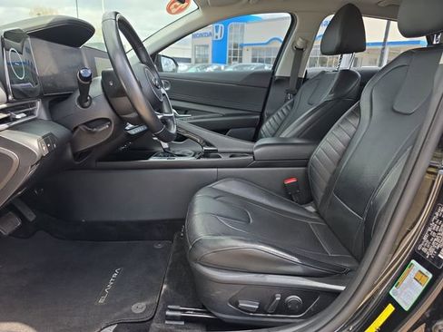 Used 2023 Hyundai Elantra Limited image 12