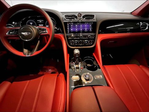 Used 2022 Bentley Bentayga AWD/4WD image 22