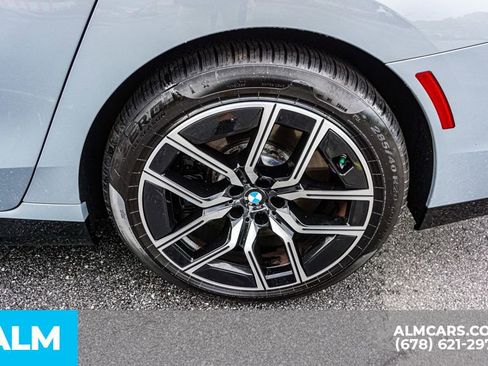 Used 2024 BMW 760i xDrive w/ Premium Package image 17