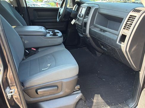 Used 2018 RAM 1500 Express RWD image 19