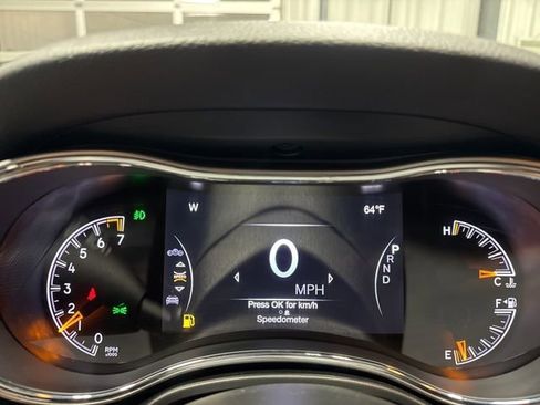 Used 2019 Jeep Grand Cherokee Altitude AWD/4WD image 8