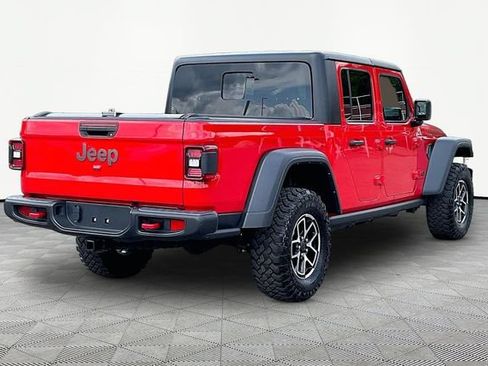 Used 2024 Jeep Gladiator Rubicon w/ Convenience Group AWD/4WD image 5